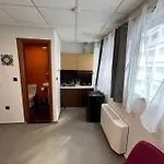Debbies 8 * 塞萨洛尼基