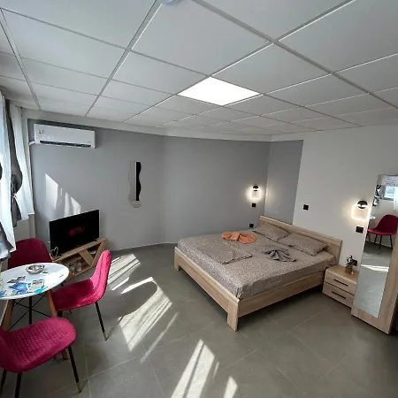 Debbies 8 Apartament *