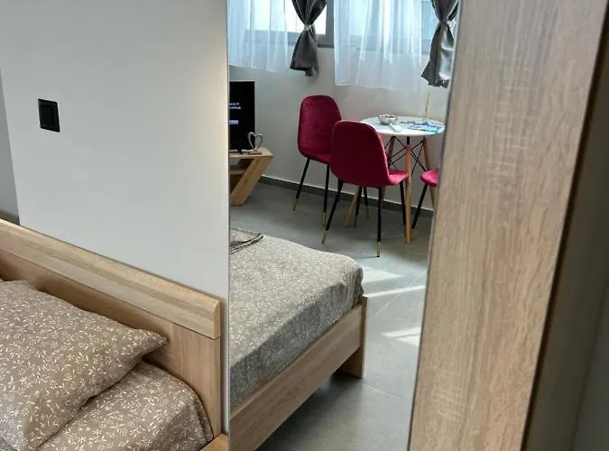 Debbies 8 Thessaloníki